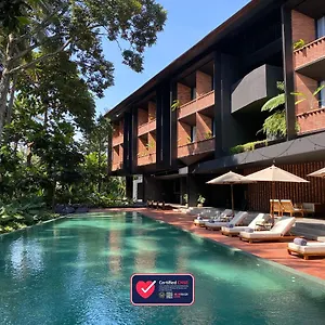 4* Hotel Titik Dua